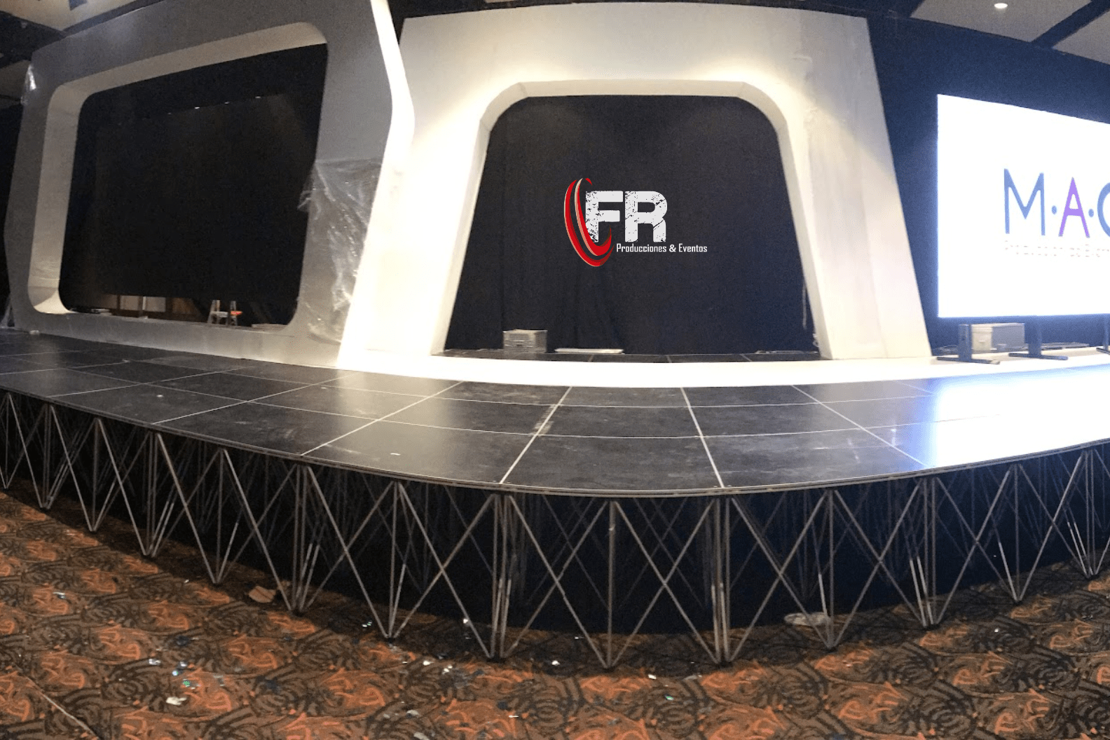 Pasarelas y pistas o logística de eventos en las principales ciudades de Colombia